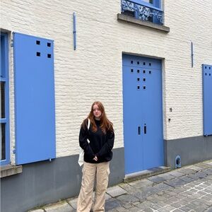 Meet your Posher, Ella